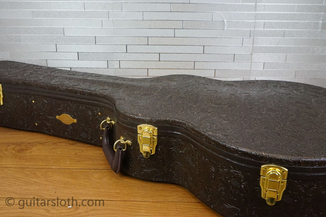 Taylor 618e with V-Class Bracing - Antique Blonde