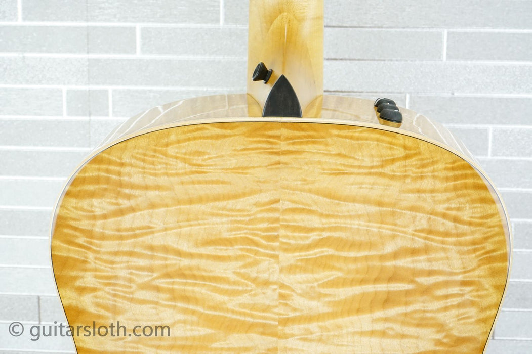 Taylor 618e with V-Class Bracing - Antique Blonde