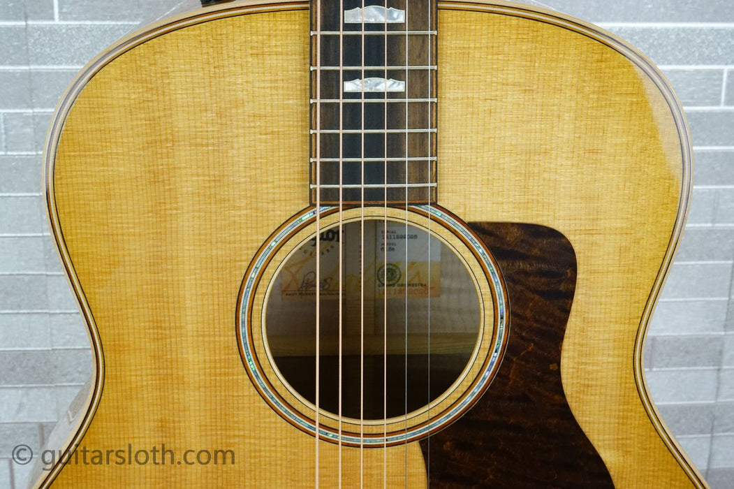 Taylor 618e with V-Class Bracing - Antique Blonde
