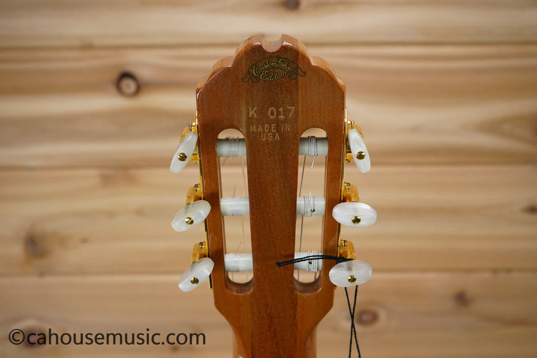 Gibson Custom Shop Chet Atkins CE (1982) - Hand Signed Chet Adkins