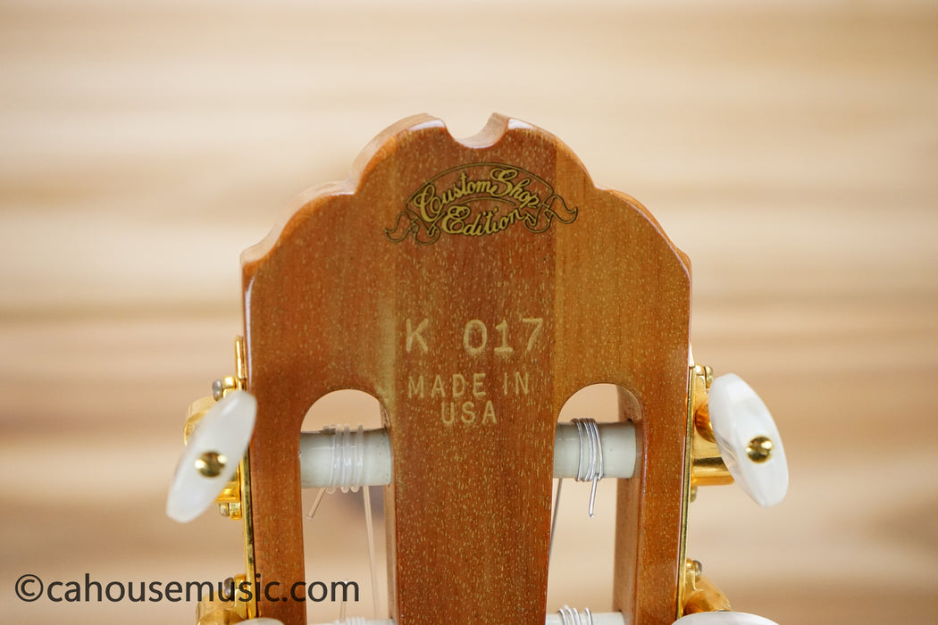 Gibson Custom Shop Chet Atkins CE (1982) - Hand Signed Chet Adkins