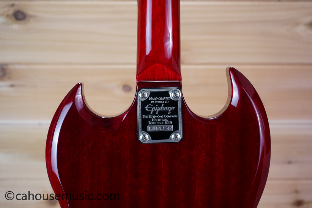 Epiphone EB-O Offset / Short Scale Bass Guitar Cherry Used