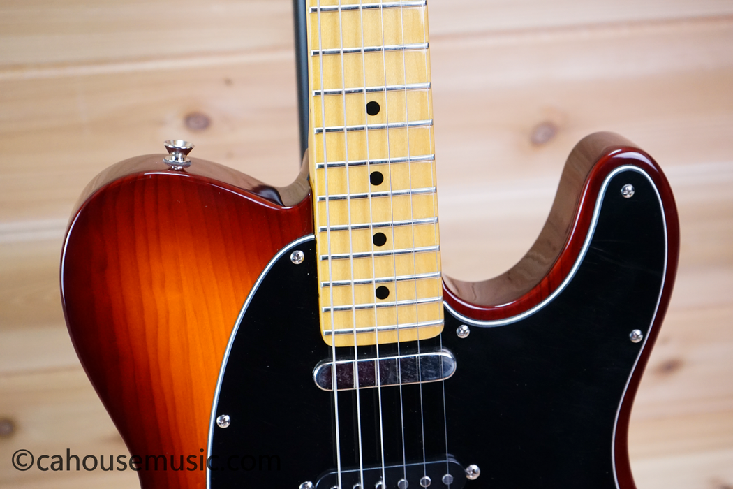 Fender Modern Player Telecaster Plus Maple Telecaster Electric Guitar Honey Burst Used