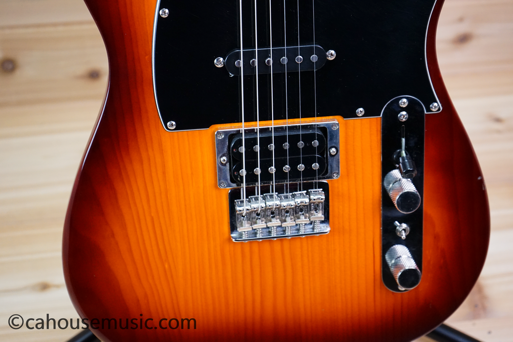 Fender Modern Player Telecaster Plus Maple Telecaster Electric Guitar Honey Burst Used