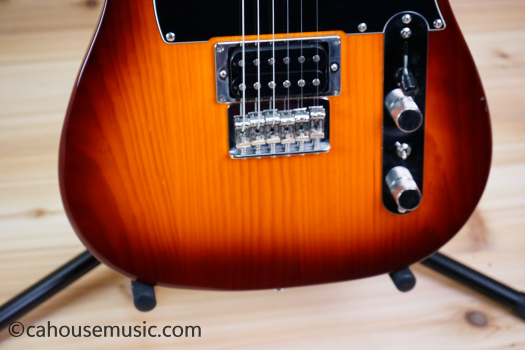 Fender Modern Player Telecaster Plus Maple Telecaster Electric Guitar Honey Burst Used