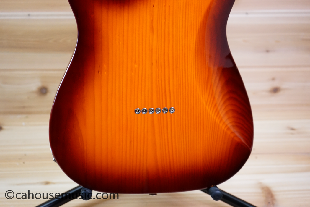 Fender Modern Player Telecaster Plus Maple Telecaster Electric Guitar Honey Burst Used
