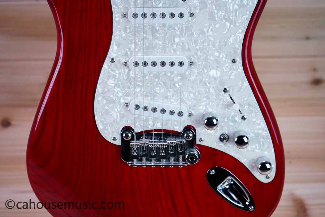 G&L Tribute S-500 Solid Body Electric Guitar Transparent Cherry Used