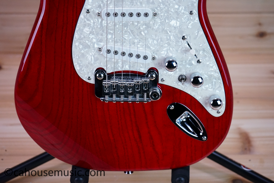G&L Tribute S-500 Solid Body Electric Guitar Transparent Cherry Used