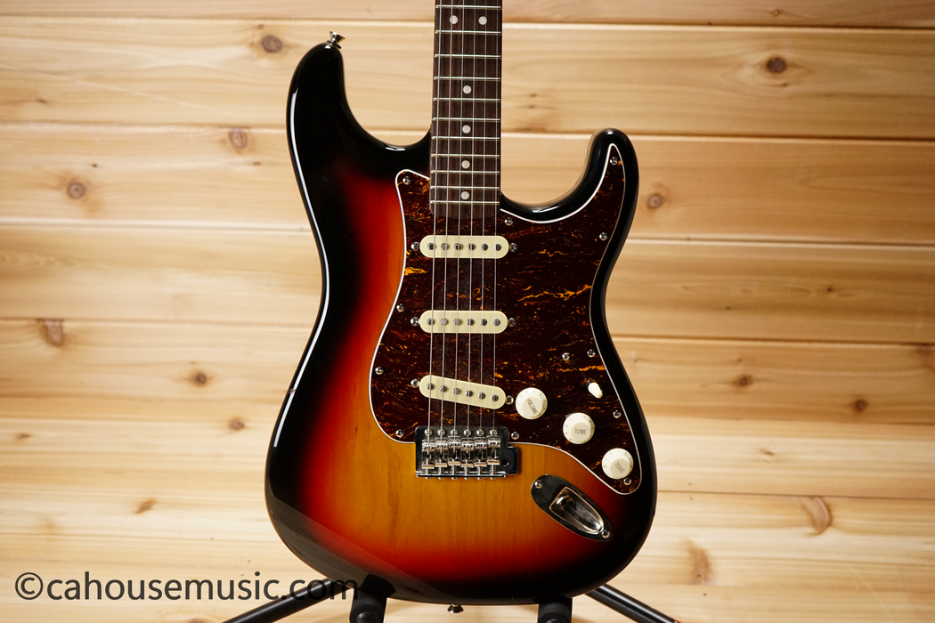 Squier Classic Vibe '60s Stratocaster Electric Guitar 3-Color Sunburst Used