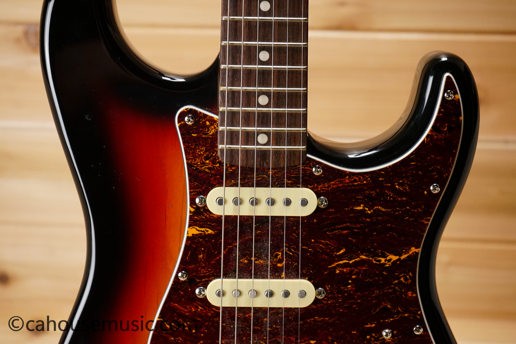 Squier Classic Vibe '60s Stratocaster Electric Guitar 3-Color Sunburst Used