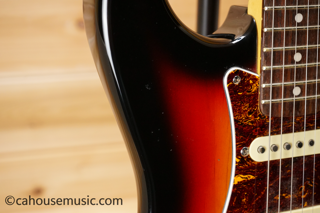 Squier Classic Vibe '60s Stratocaster Electric Guitar 3-Color Sunburst Used