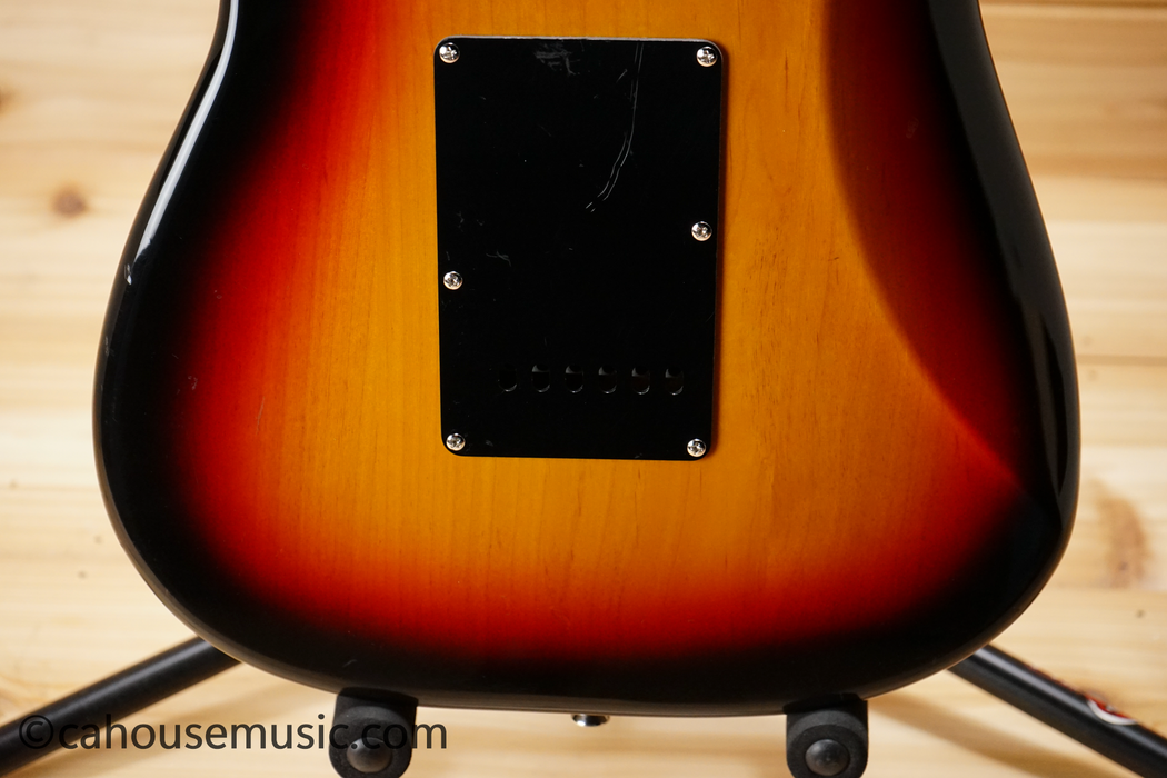 Squier Classic Vibe '60s Stratocaster Electric Guitar 3-Color Sunburst Used