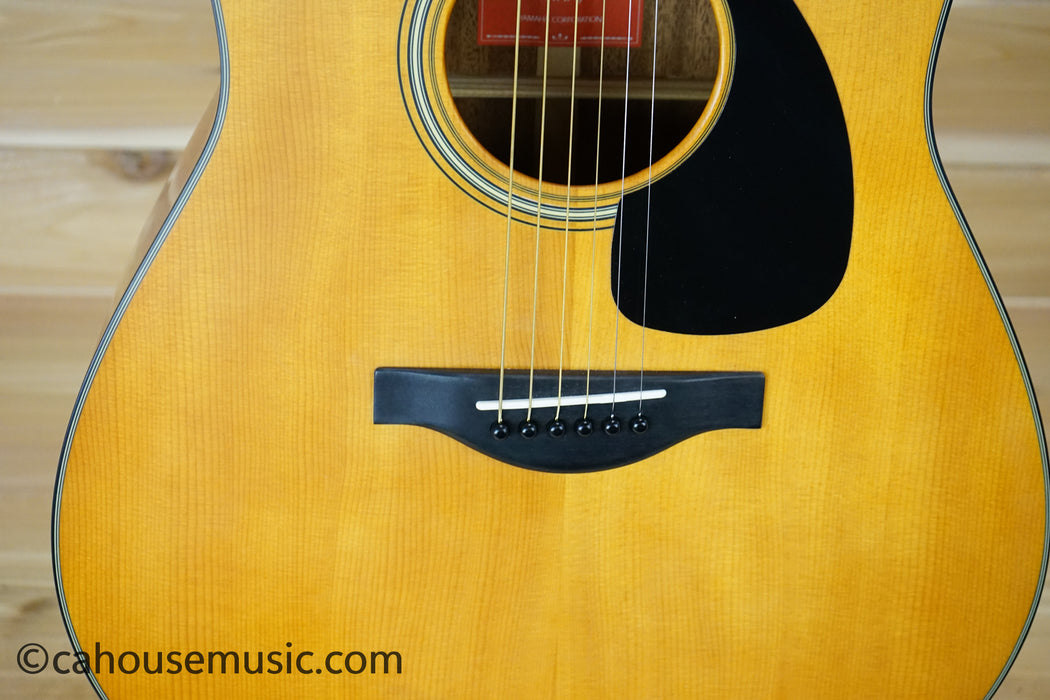 Yamaha FGX3 Red Label Dreadnought Acoustic-Electric Guitar Natural B-Stock