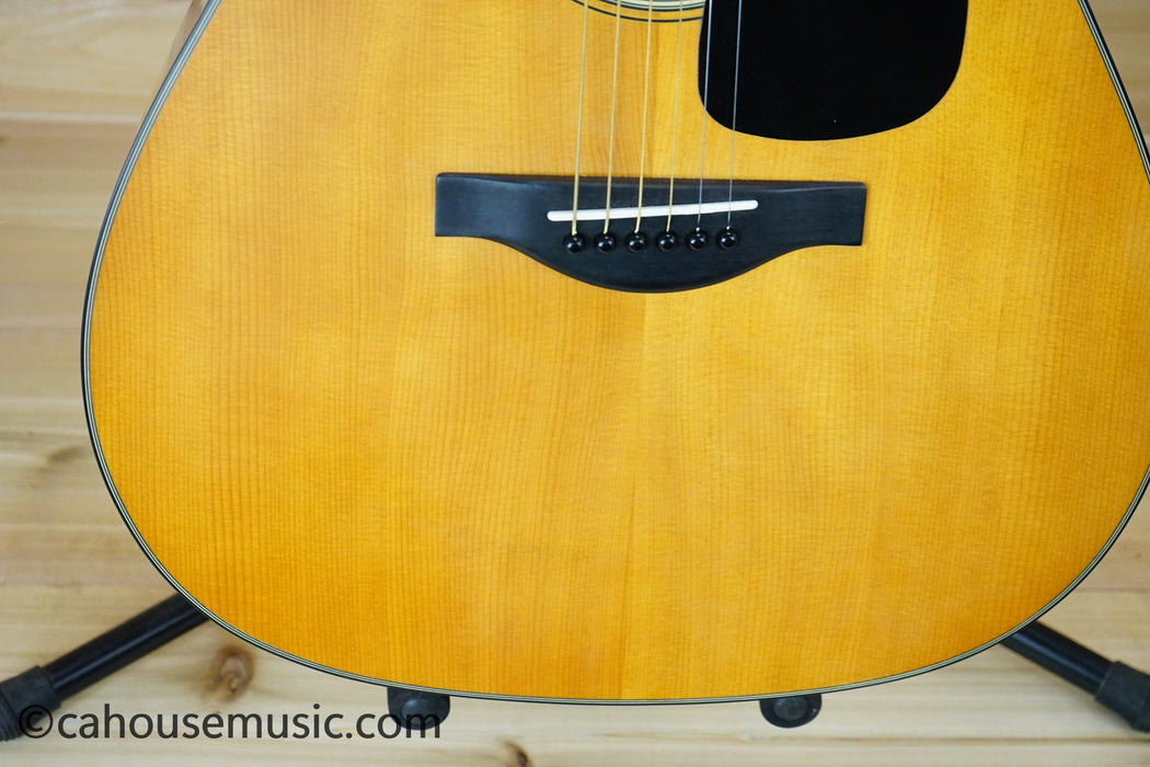 Yamaha FGX3 Red Label Dreadnought Acoustic-Electric Guitar Natural B-Stock