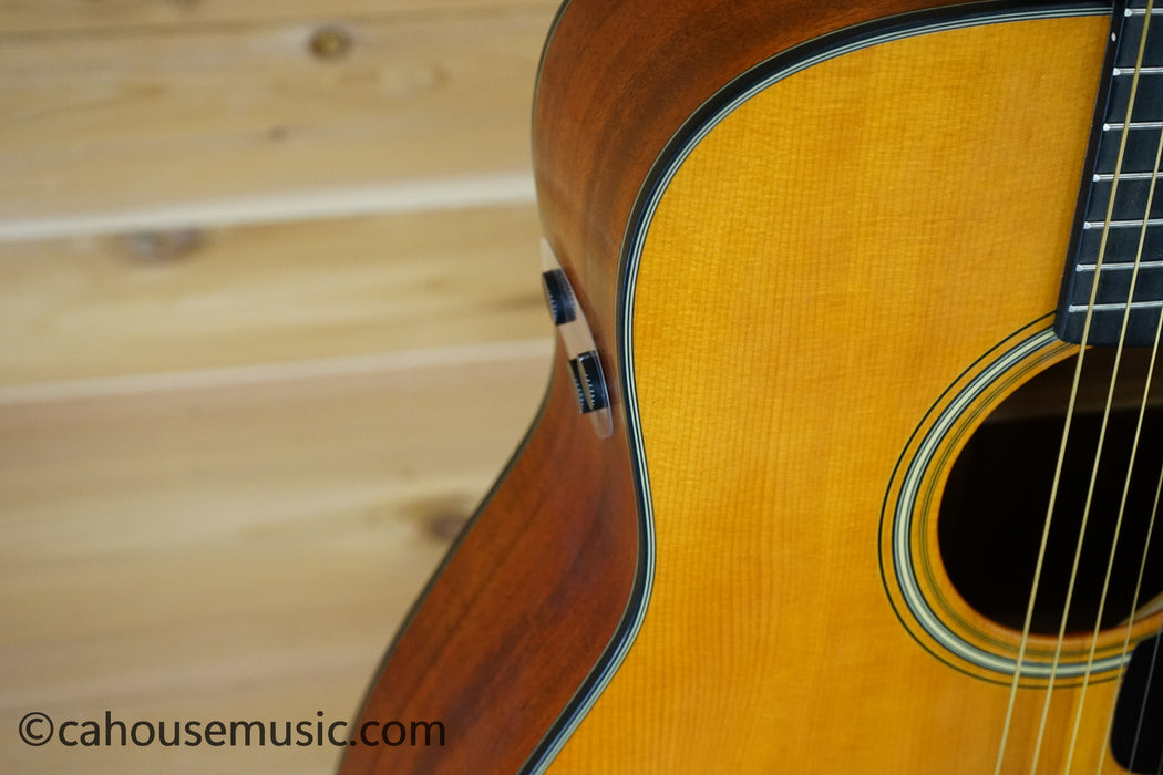 Yamaha FGX3 Red Label Dreadnought Acoustic-Electric Guitar Natural B-Stock