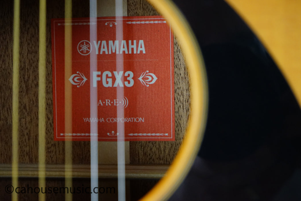 Yamaha FGX3 Red Label Dreadnought Acoustic-Electric Guitar Natural B-Stock