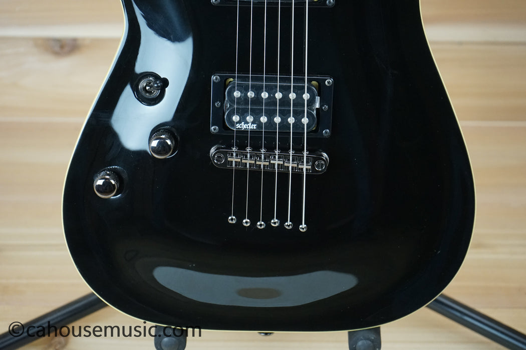 Schecter Omen-6 LH Solid Body Electric Guitar Gloss Black B-Stock