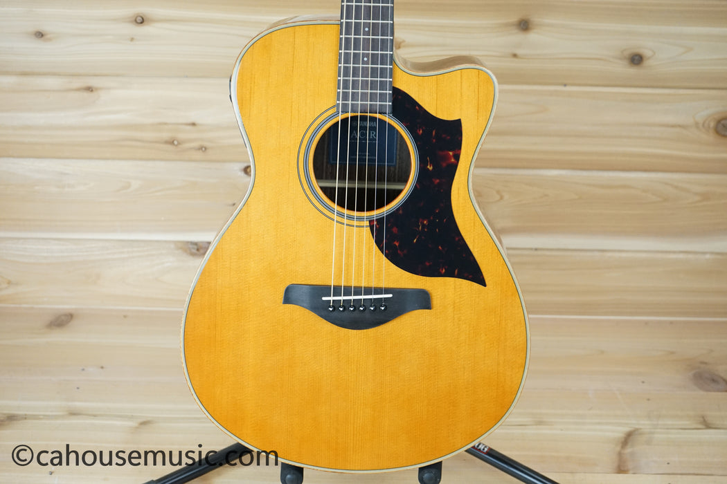 Yamaha AC1R VN Concert Cutaway Acoustic-Electric Guitar Vintage Natural B-Stock