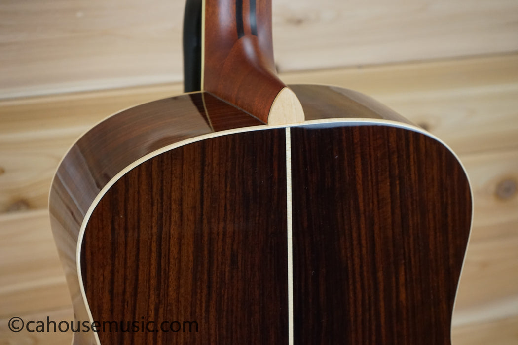 Yamaha LL16 ARE Original Jumbo Acoustic-Electric Guitar Natural B-Stock
