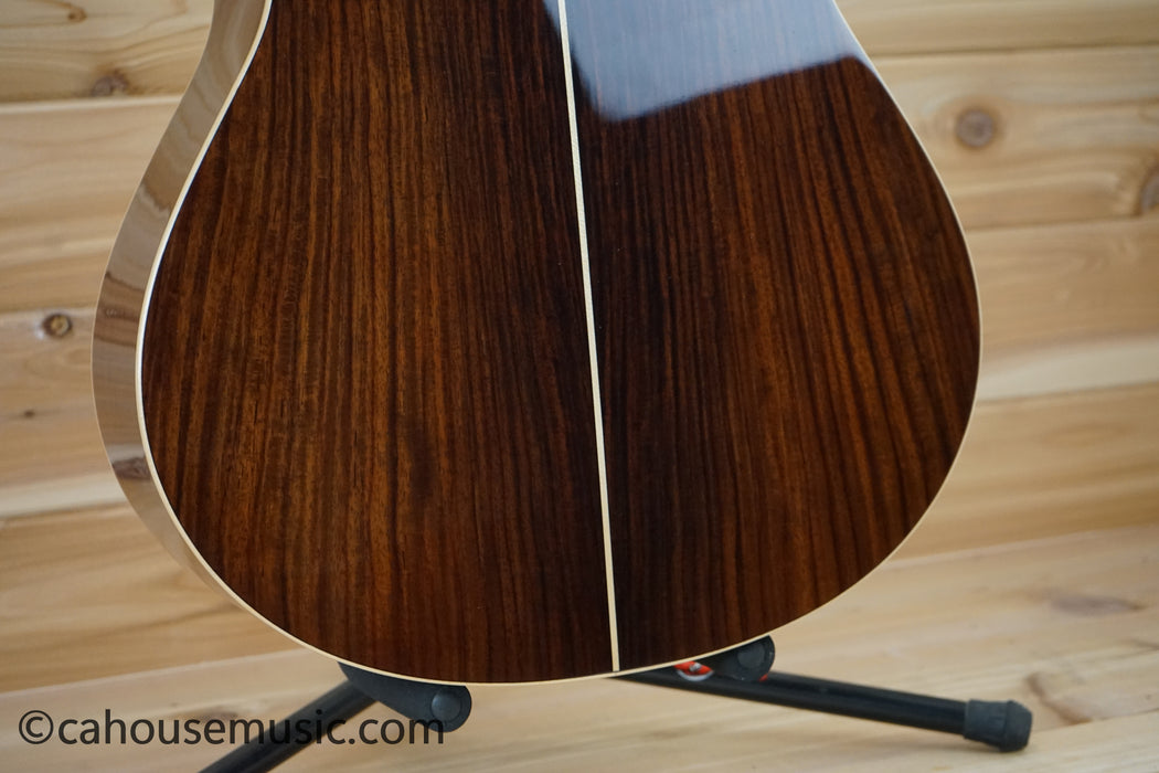 Yamaha LL16 ARE Original Jumbo Acoustic-Electric Guitar Natural B-Stock