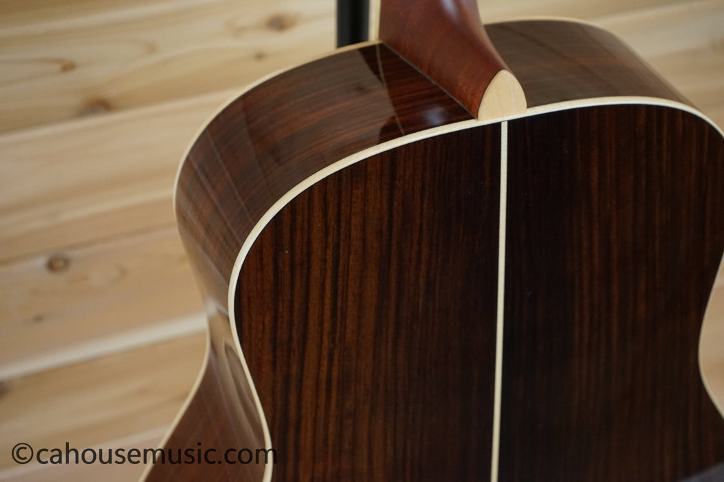 Yamaha LL16 ARE Original Jumbo Acoustic-Electric Guitar Natural B-Stock