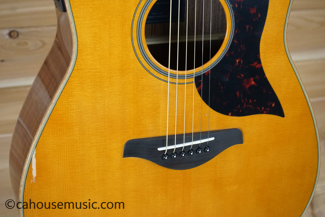 Yamaha A-Series A1R Dreadnought Acoustic-Electric Guitar Vintage Natural B-Stock