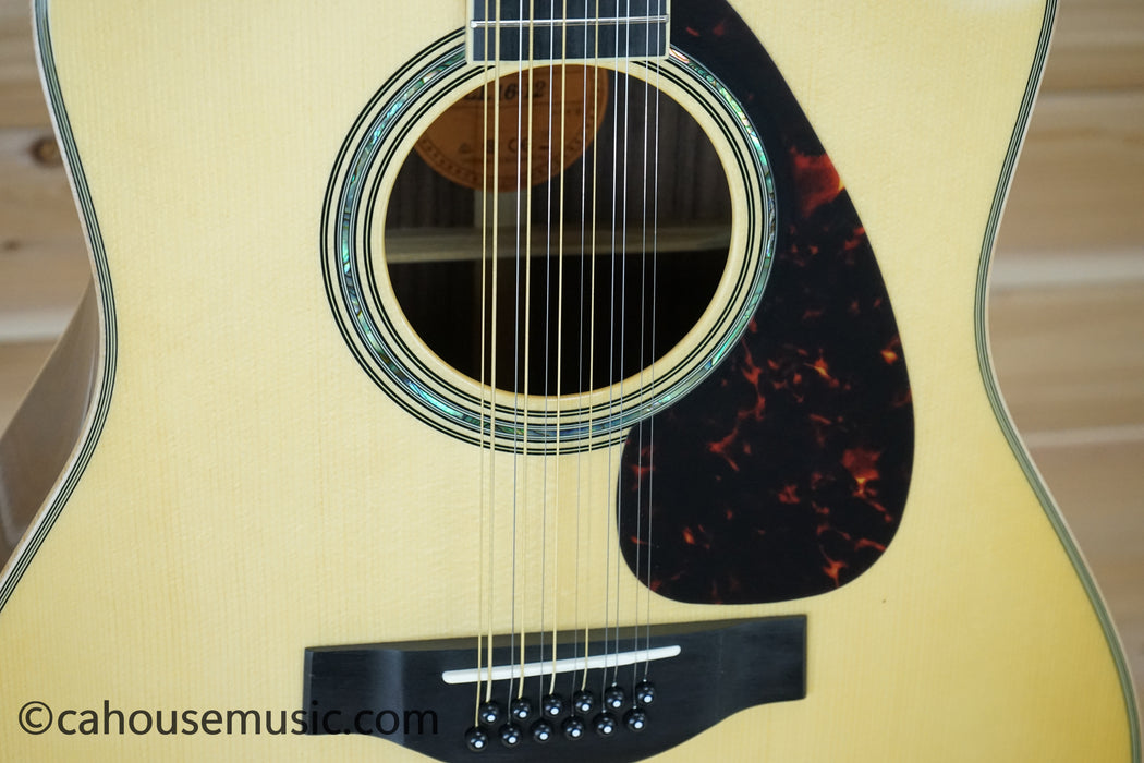 Yamaha LL16-12HB ARE L Series 12-String Jumbo Acoustic-Electric Guitar Natural B-Stock