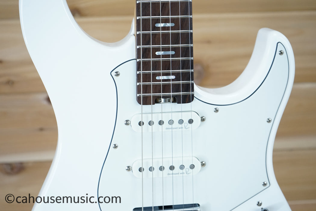 Yamaha PACS+12 Pacifica Standard Plus Electric Guitar Shell White B-Stock