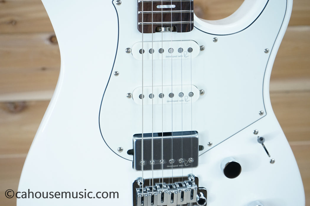 Yamaha PACS+12 Pacifica Standard Plus Electric Guitar Shell White B-Stock