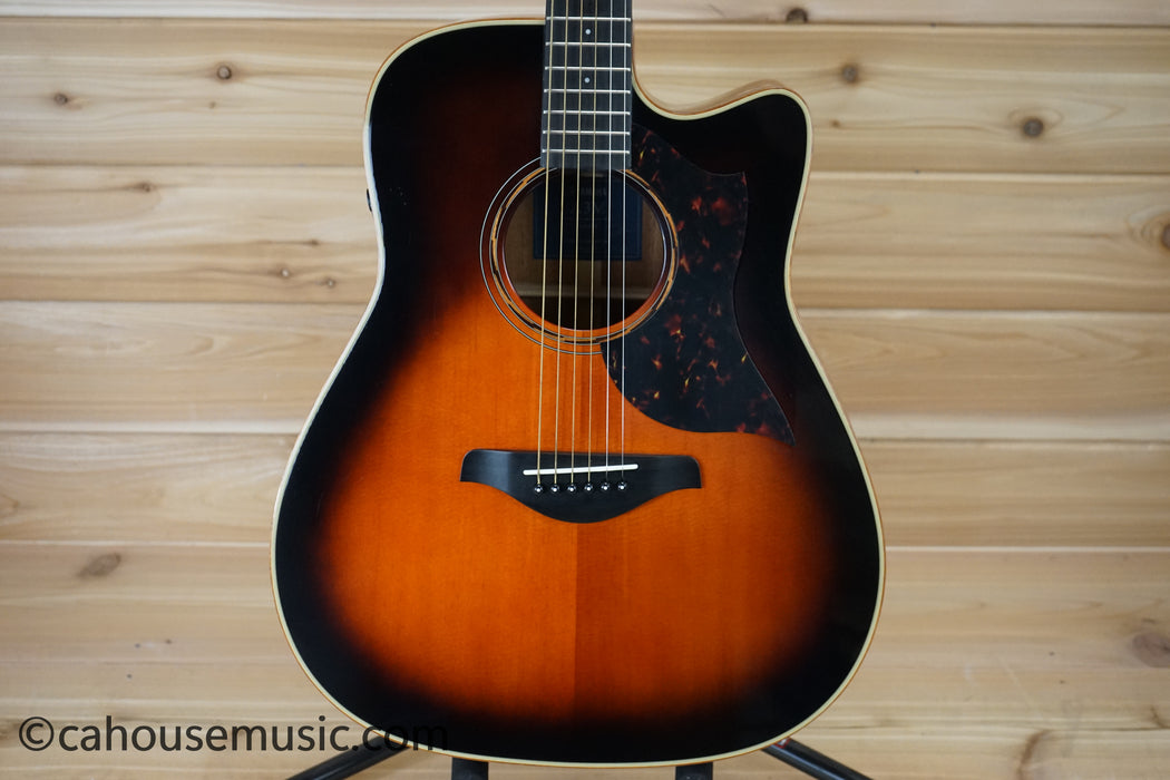 Yamaha A3M ARE Dreadnought Cutaway Acoustic-Electric Guitar Tobacco Brown Sunburst B-Stock