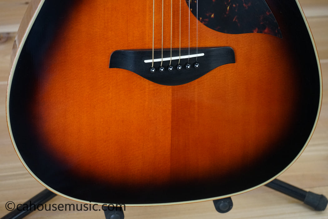 Yamaha A3M ARE Dreadnought Cutaway Acoustic-Electric Guitar Tobacco Brown Sunburst B-Stock