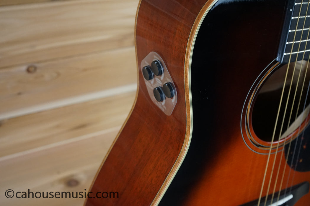 Yamaha A3M ARE Dreadnought Cutaway Acoustic-Electric Guitar Tobacco Brown Sunburst B-Stock