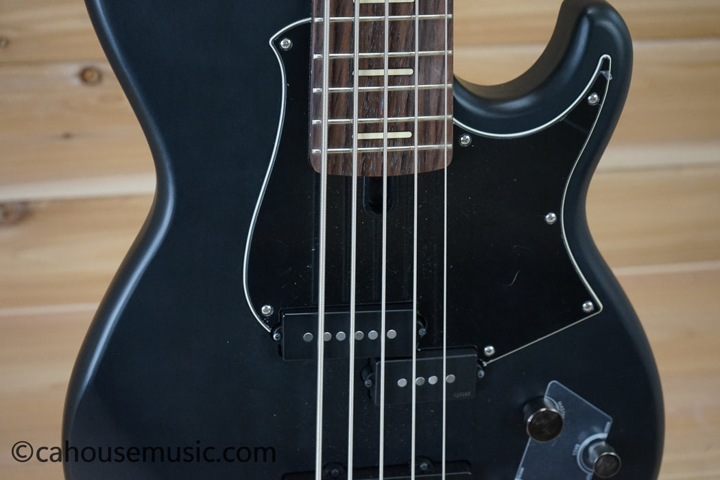 Yamaha BB735A 5-String Bass Guitar Trans Matte Black B-Stock