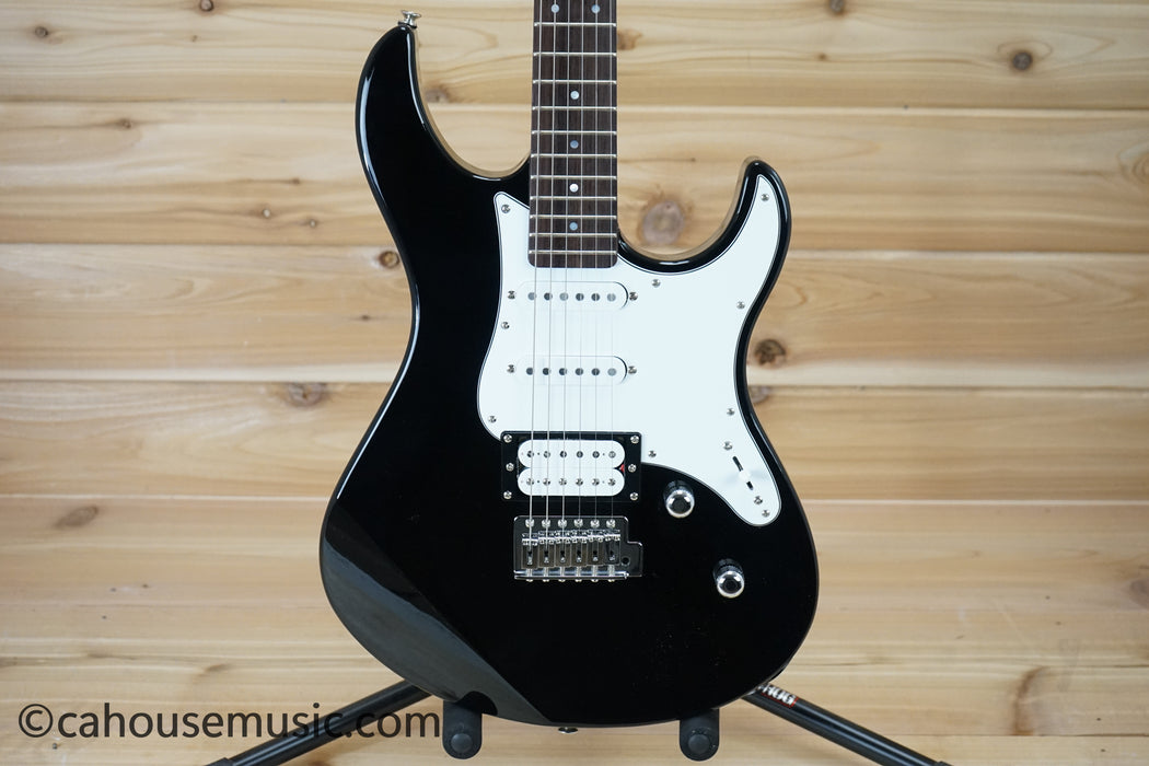 Yamaha PAC112V Pacifica Electric Guitar Black B-Stock