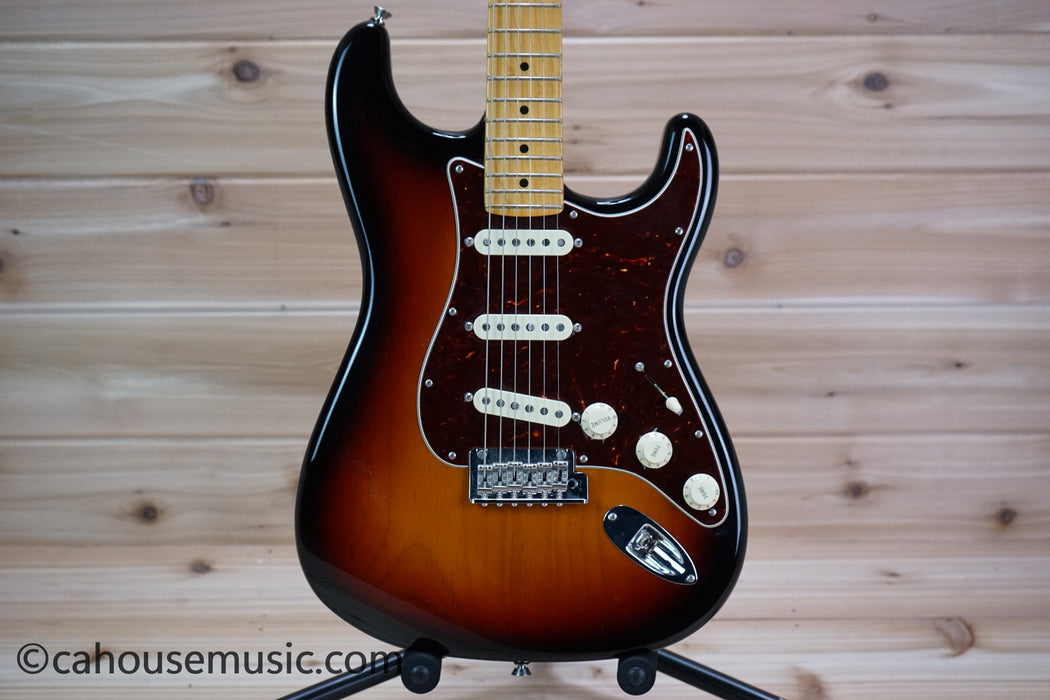 Fender American Professional II Stratocaster Electric Guitar 3-Color Sunburst Used