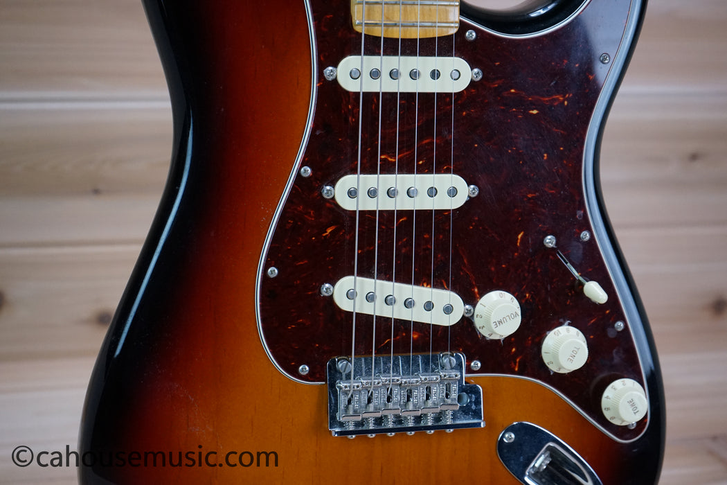 Fender American Professional II Stratocaster Electric Guitar 3-Color Sunburst Used
