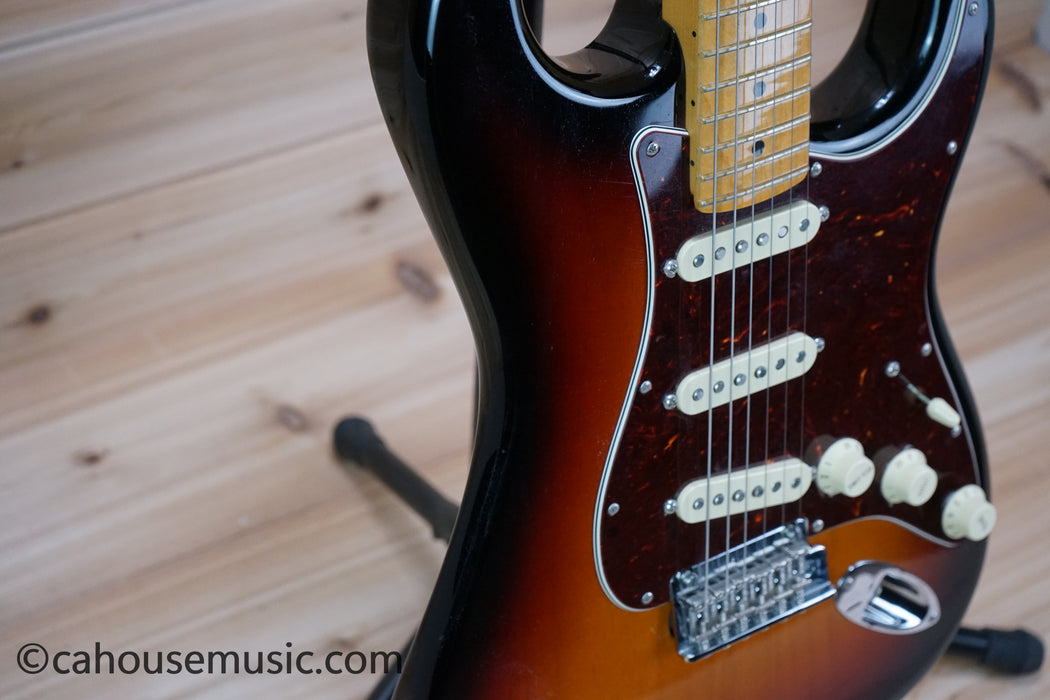 Fender American Professional II Stratocaster Electric Guitar 3-Color Sunburst Used