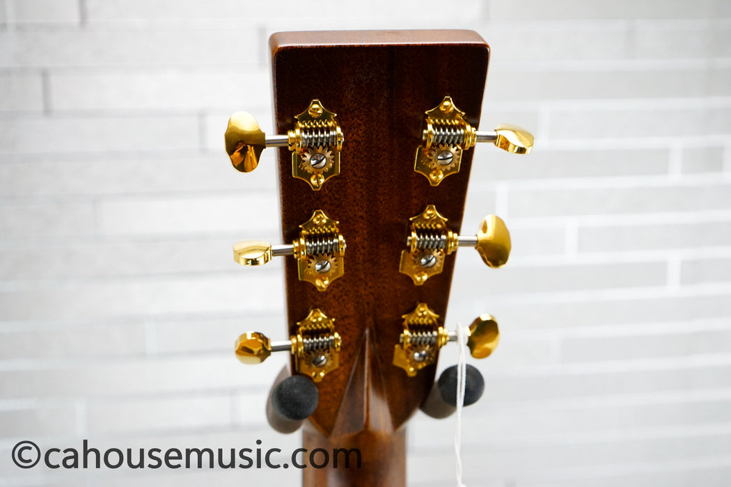 D Robert Goetzl 11 –  Martin Custom Acoustic Guitar Artist 1 of 1 Hand-Painted