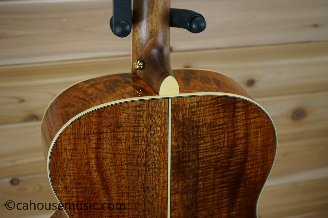 Deluxe Madison - Jumbo Acoustic w/ Hardshell Case- Limited Edition - Manufacturer's Sample - Vintage Natural