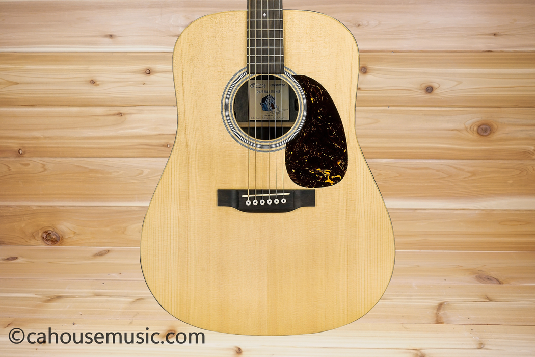 Martin D-X2E Billy Strings Dreadnought Acoustic-Electric Guitar Natural w/Softshell Case