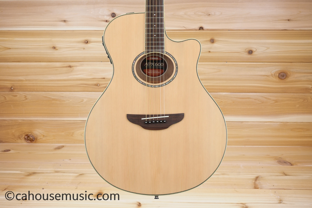 Yamaha APX600 Thinline Cutaway Acoustic-Electric Guitar Natural