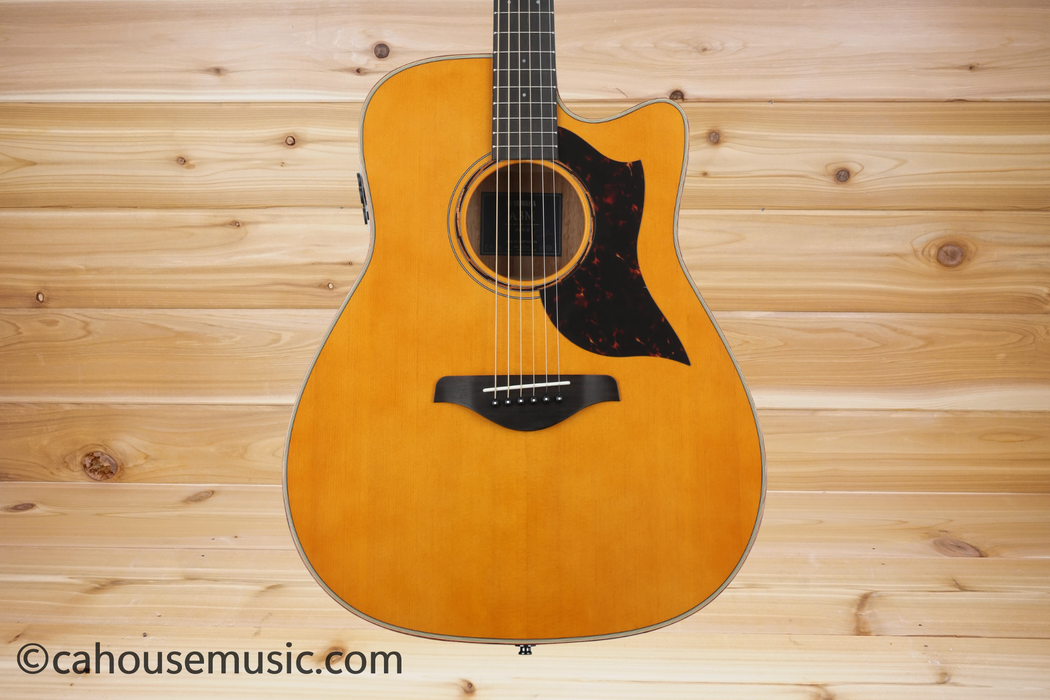 Yamaha A3M ARE Dreadnought Cutaway Acoustic-Electric Guitar Vintage Natural