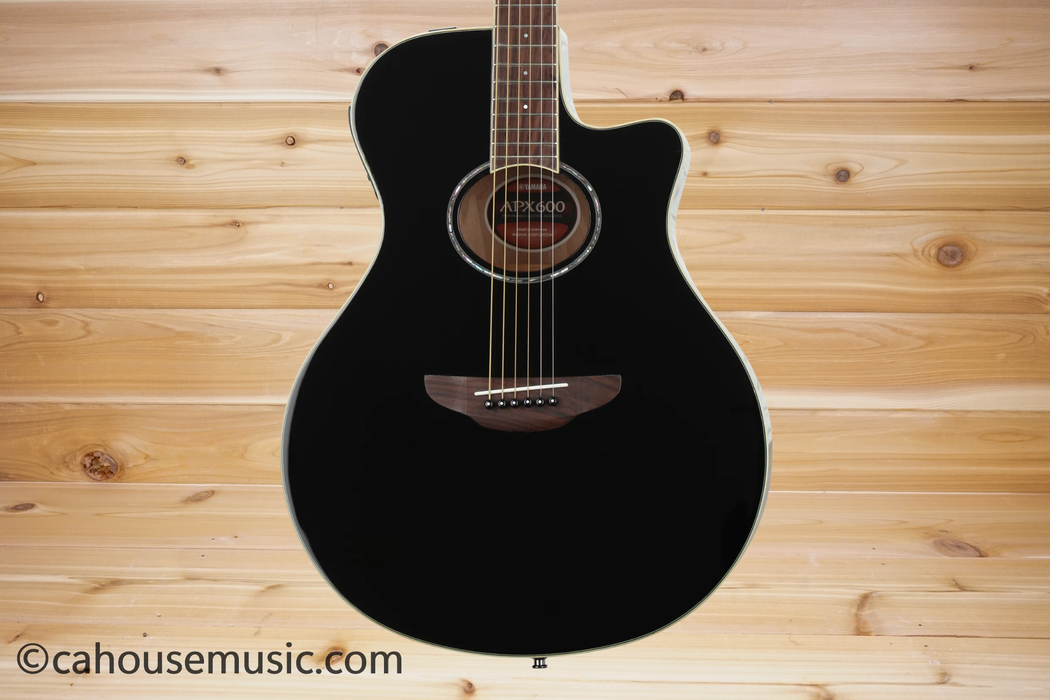 Yamaha APX600 Thinline Cutaway Acoustic-Electric Guitar Black