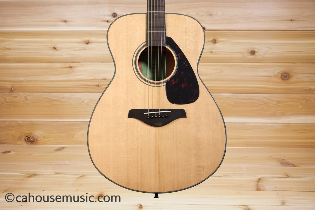 Yamaha FS800J Concert Acoustic Guitar Natural