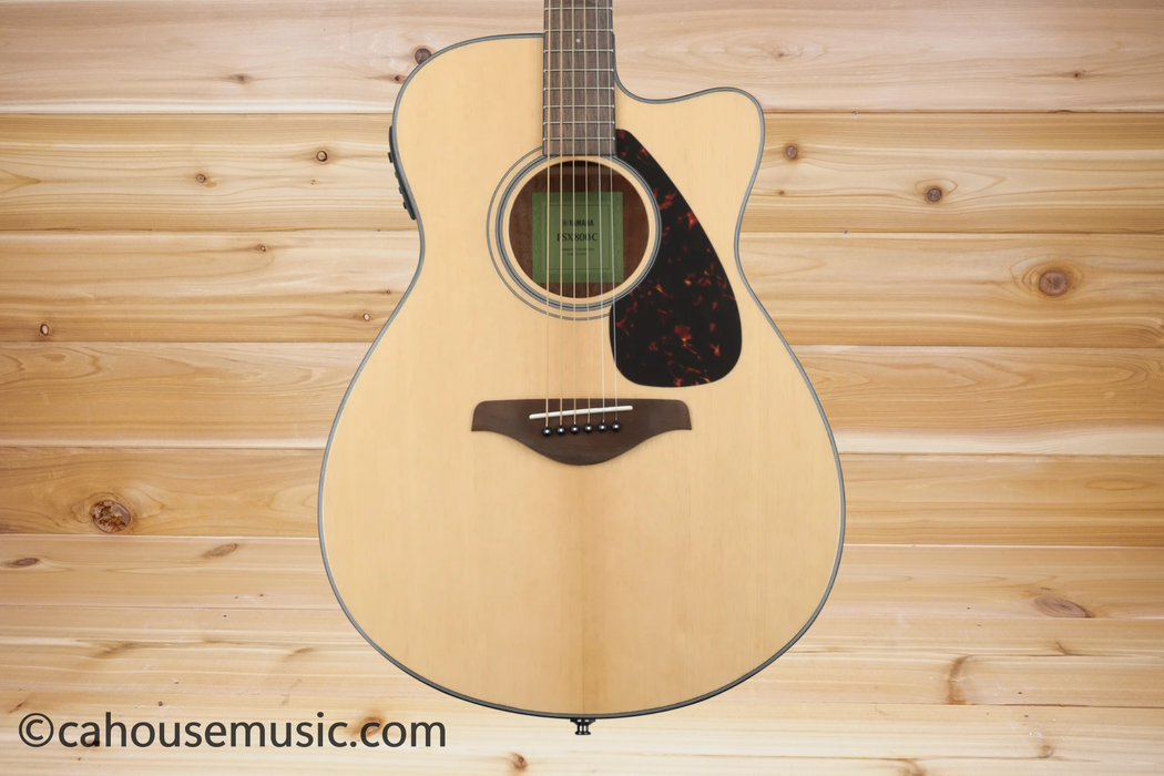 Yamaha FSX800C Concert Cutaway Acoustic-Electric Guitar Natural