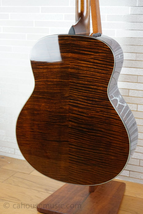 Taylor 618e 2015 – Natural – Extreme Flamed Maple Back & Sides