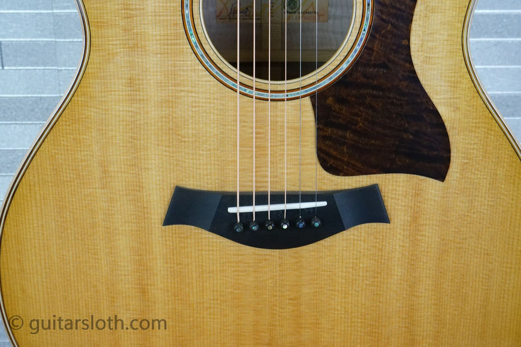 Taylor 618e with V-Class Bracing - Antique Blonde