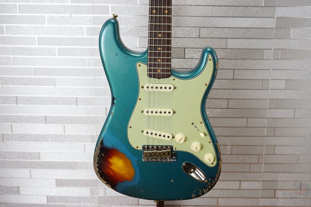 Fender Custom Shop 2025 61' Stratocaster Heavy Relic - Aged Ocean Turqouise over 3-Color Sunburst