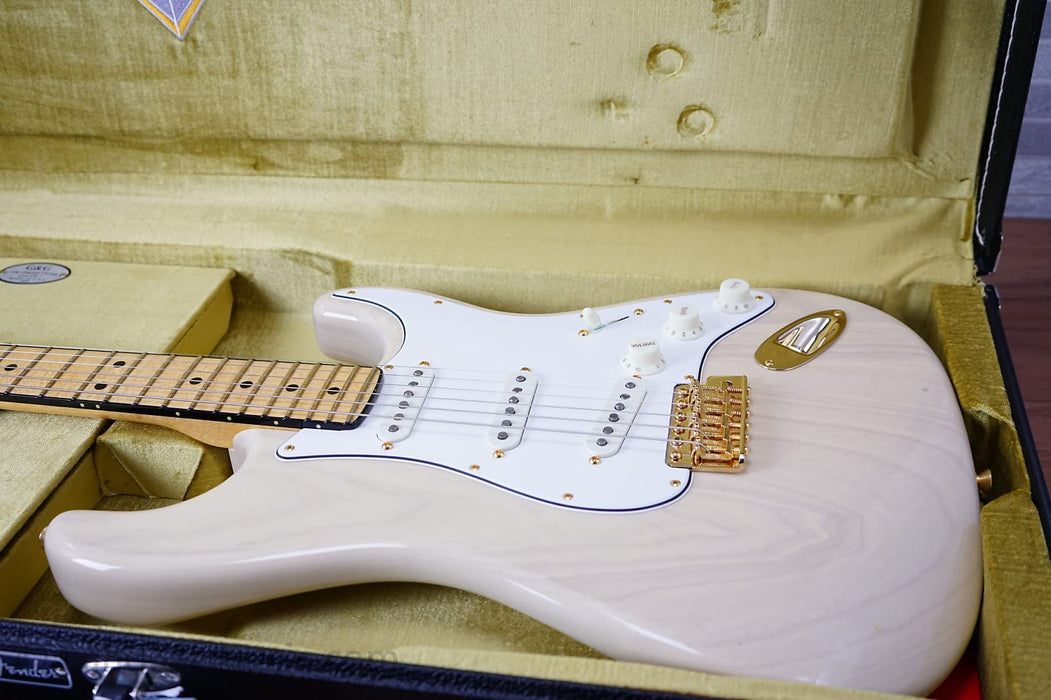 Fender American Custom Stratocaster® NOS, 2A Flame Maple Fingerboard, Honey Blonde