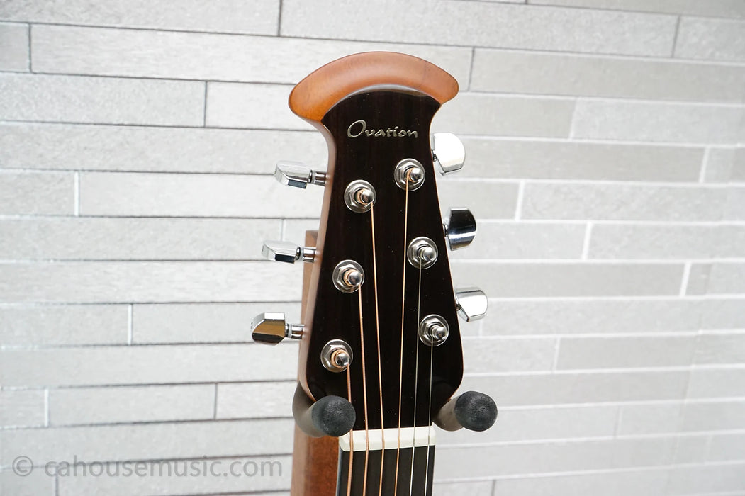 Ovation CE44 Celebrity Elite - 2-Color Sunburst